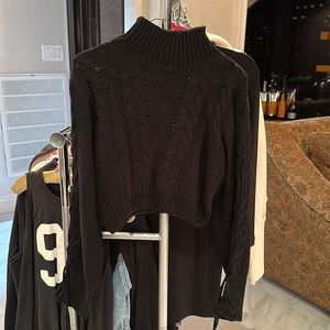 HERA COLLECTION black cropped knit sweater w tie on sleeve